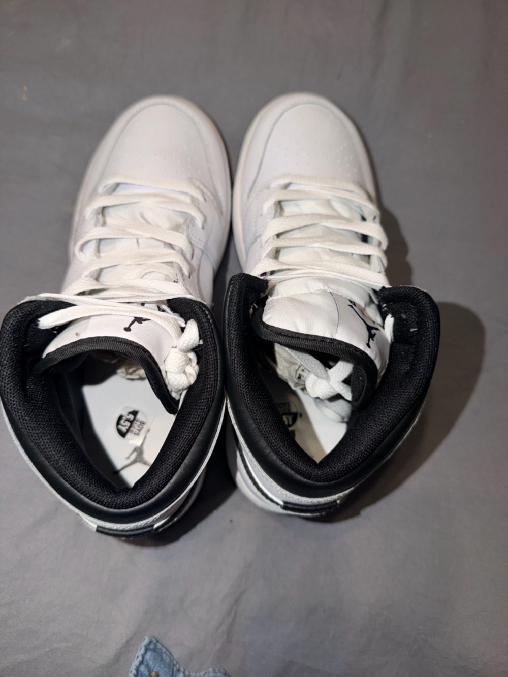 Jordan 1 Mid - Reverse Panda - 7W - Picture 4 of 4